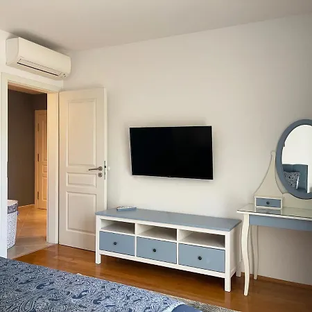 Apartment старецът и морето *